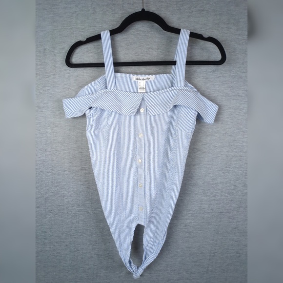 🎉 3/$20 Urban Heritage Off Shoulder Top - Picture 1 of 5